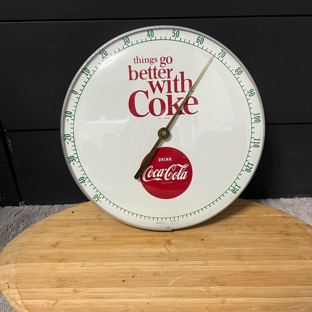 VINTAGE USA C. 1960 ORIGINAL COCA COLA SODA METAL THERMOMETER SIGN WORKS